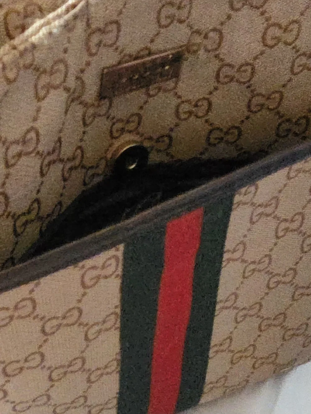 Gucci                Beige Canvas Crossbody Bag with Green & Red Stripe